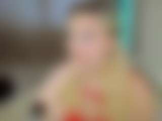 Live cam show with Liza - Petite on Dare Cams