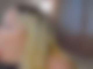 Live cam show with Liza - Smoking on studioflirtlive.com