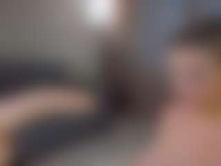 Live cam show with Liza - Average on SmokeAndPoke