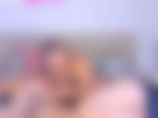Live cam show with Annie and Andrew - Average on camwithhim.com