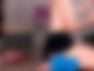 Live cam show with VittaHotAsss - Petite MILF on Nude Live Now