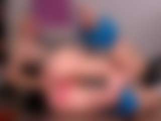 Live cam show with VittaHotAsss - Double Penetration on chickslive.net
