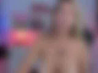 Live cam show with Angeldammilf - Green Eyes on Hubzter Live
