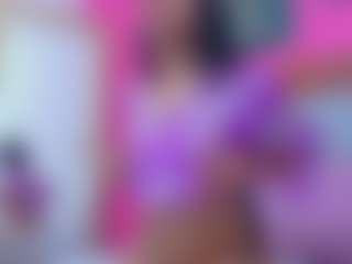 Live cam show with Emily - Lesbian on SxyPornLive