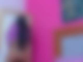 Live cam show with Emily - Teen (18+) on Camsoda | colombia