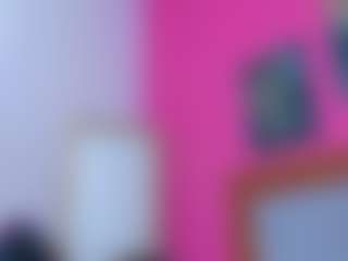 Live cam show with Emily - Teen (18+) on xDating