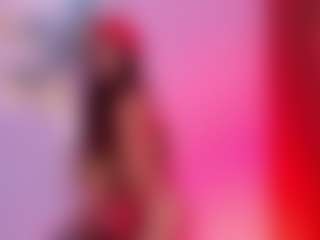 Live cam show with Emily - Public on liverealitysex.com