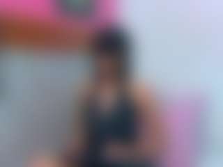 Live cam show with Emily - Ebony Petite on SquirtSoMuch