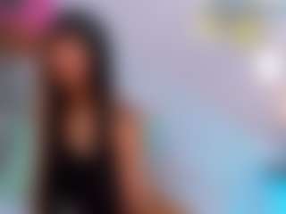 Live cam show with Emily - Cosplay Ebony on CamClone