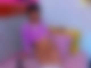 Live cam show with Emily - Cosplay Curvy on Milfs Live