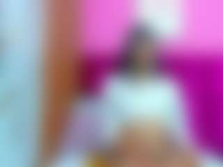 Live cam show with Emily - Public MILF on xxxlivecams.org
