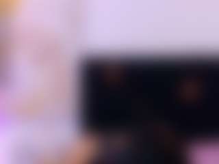 Live cam show with Emily - Ebony Petite on livesuperchat.net