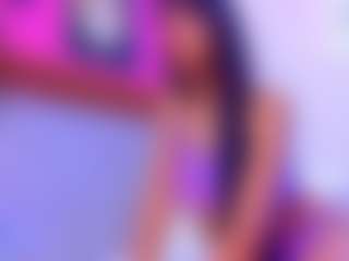 Live cam show with Emily - Muscle on madthumbs
