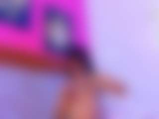 Live cam show with Emily - Muscle on madthumbs