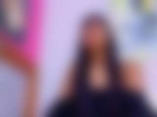 Emily MILF webcam performer live streaming