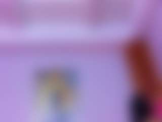 Live cam show with Emily - Ebony Petite on CamClone