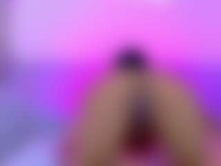 Live cam show with Emily - Black MILF on Camsoda
