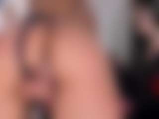 EmilyJhonsonn's Live Sex Cam Show