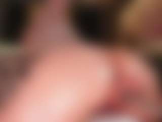 EmilyJhonsonn's Live Sex Cam Show