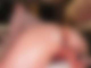 EmilyJhonsonn's Live Sex Cam Show