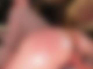 EmilyJhonsonn's Live Sex Cam Show