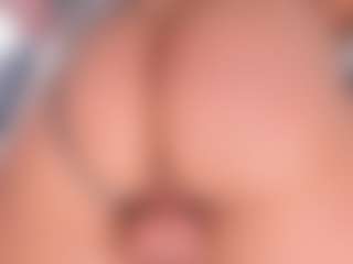EmilyJhonsonn's Live Sex Cam Show