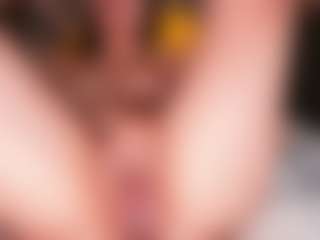 EmilyJhonsonn MILF webcam performer live streaming