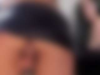 EmilyJhonsonn MILF webcam performer live streaming