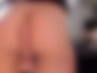 EmilyJhonsonn MILF webcam performer live streaming