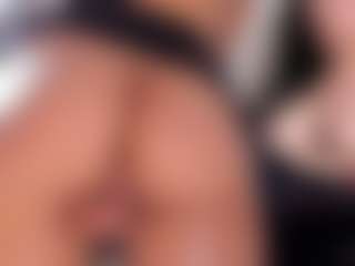 EmilyJhonsonn MILF webcam performer live streaming