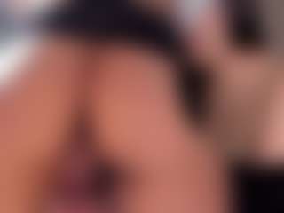 EmilyJhonsonn's Live Sex Cam Show