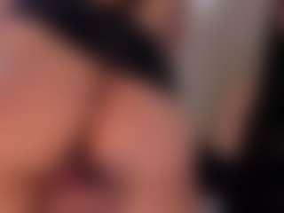 EmilyJhonsonn MILF webcam performer live streaming