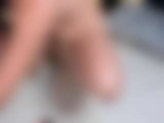 EmilyJhonsonn's Live Sex Cam Show