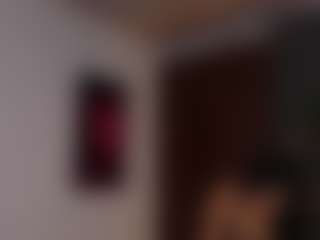 EmilyJhonsonn's Live Sex Cam Show