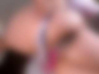 EmilyJhonsonn's Live Sex Cam Show