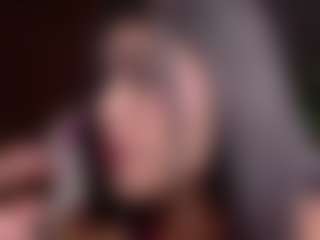 EmilyJhonsonn's Live Sex Cam Show