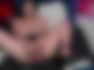 EmilyJhonsonn's Live Sex Cam Show