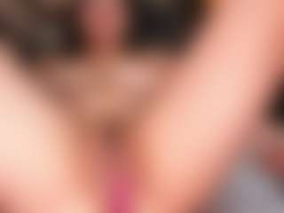 EmilyJhonsonn MILF webcam performer live streaming