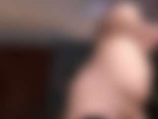 EmilyJhonsonn's Live Sex Cam Show