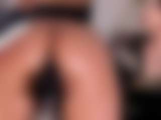 Live cam show with EmilyJhonsonn - Normal on TeamSkeetLive