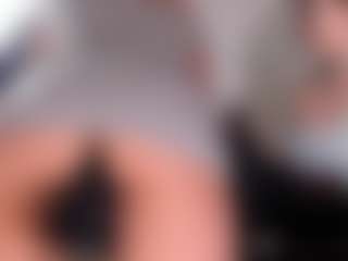 EmilyJhonsonn's Live Sex Cam Show