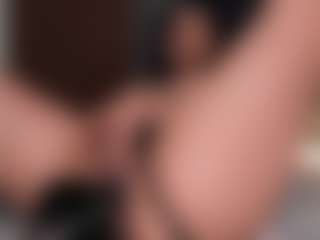 EmilyJhonsonn's Live Sex Cam Show