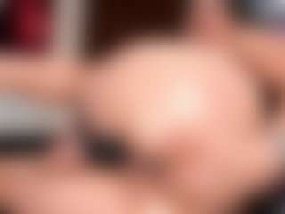 EmilyJhonsonn's Live Sex Cam Show