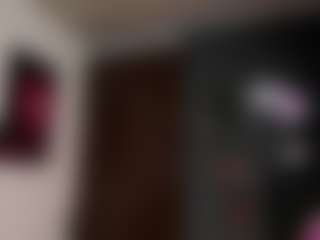EmilyJhonsonn's Live Sex Cam Show