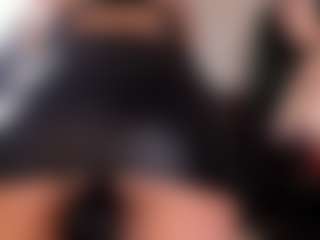 EmilyJhonsonn's Live Sex Cam Show