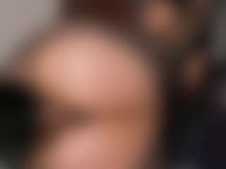 EmilyJhonsonn, modelo webcam MILF transmitiendo en vivo