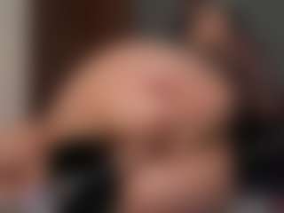 EmilyJhonsonn's Live Sex Cam Show