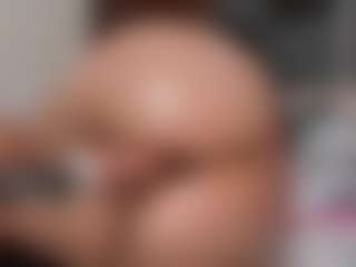 EmilyJhonsonn's Live Sex Cam Show