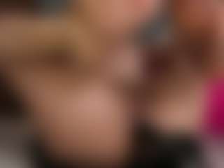 EmilyJhonsonn's Live Sex Cam Show