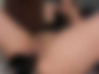 EmilyJhonsonn MILF webcam performer live streaming
